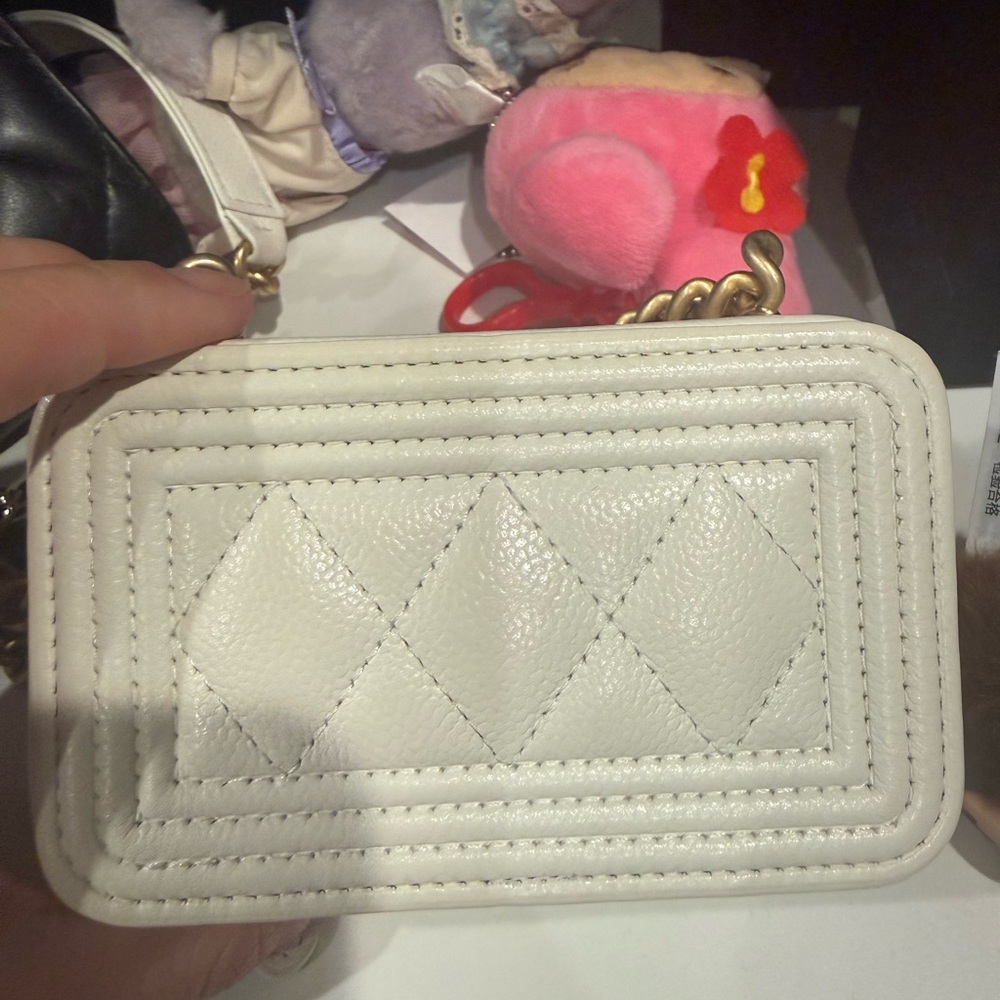 CHANEL White Quilted Clutch with Gold Chain - Picture 2 of 2